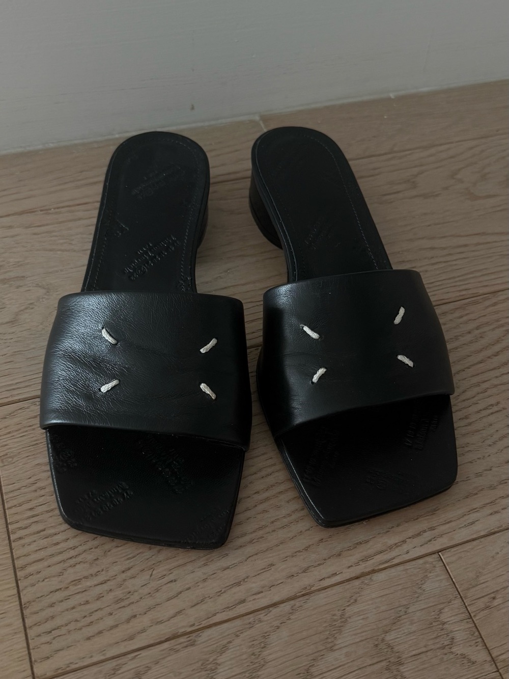 Maison Martin Margiela Black Leather Slide Sandals with White Stitching - Picture 2 of 4